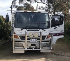 Hino FD Truck 6 Horse Gooseneck for sale Murray Bridge SA