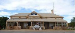 WOW FREEHOLD HISTORIC HOTEL FOR SALE WHYTE YARCOWIE SA 