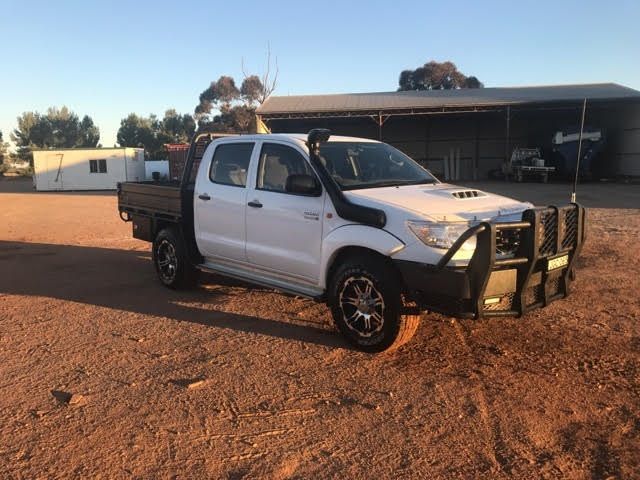 Hilux SR dual cab 4x4 ute for sale Wagga NSW