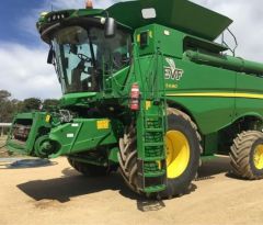 John Deere S680 (3 OF THESE AVAILABLE) Header for sale Galore NSW