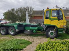 2002 Hino Hook Lift Truck &amp; Bins for sale Vic Campbellfield