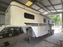 Near New Pinnacle Gooseneck 2-horse Horse Transport for sale Cooroy Qld