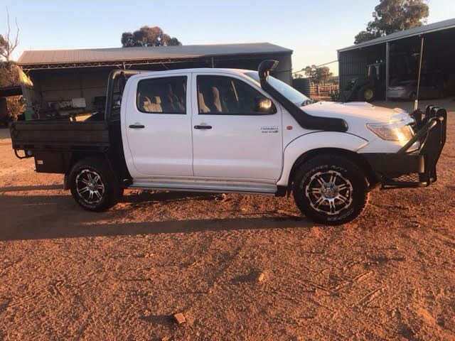 2011 Hilux SR dual cab 4x4 Ute for sale Wagga NSW