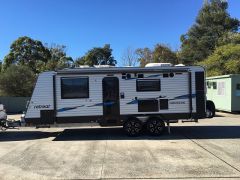 2016 Retreat Hamilton Caravan for sale NSW Faulcon Bridge
