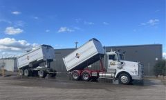 Truck for sale Mansfield Vic 2005 T650 Tipper &amp; 2009 Borcat Dog Trailer