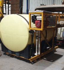 2,500 L Water Tank with pump for sale Melbourne Vic