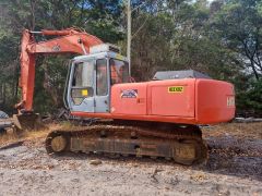 Excavator for sale King River WA Hitachi 220 Excavator
