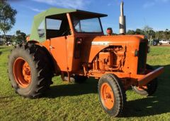 Chamberlain 9G late model Tractor for sale Clayton Bay SA
