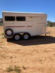 3HAL 2003 Bueno horse float for sale Mildura Vic
