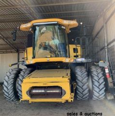2010 New Holland CR9070 header for sale WA Beverley