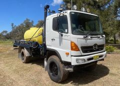 2006 Hayes Hino FT Ranger Pro 24m 3000L Spray truck for sale Dubbo NSW 