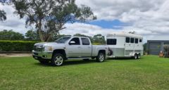 Chevrolet Silverado Ute &amp; 2019 Gladiator 3 Horse Float for sale Galston NSW