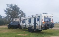 SPINIFEX 24ft PREMIUM CARAVAN FOR SALE LOBETHAL SA