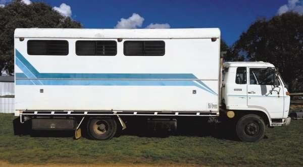 1986 Isuzu 4 Horse Truck for sale NSW