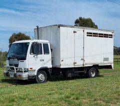 Horse Transport for sale Sunbury Vic Nissan UD MK245 5/6 Horse Truck