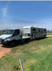 2015 Pinnacle 2 Horse Gooseneck with Living for sale Nyah Vic
